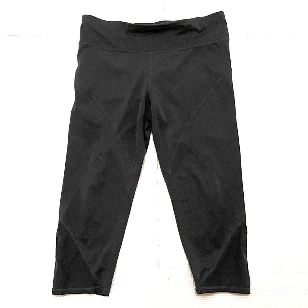 GapFit Black Capri Leggings High Rise Mesh Panel Size L